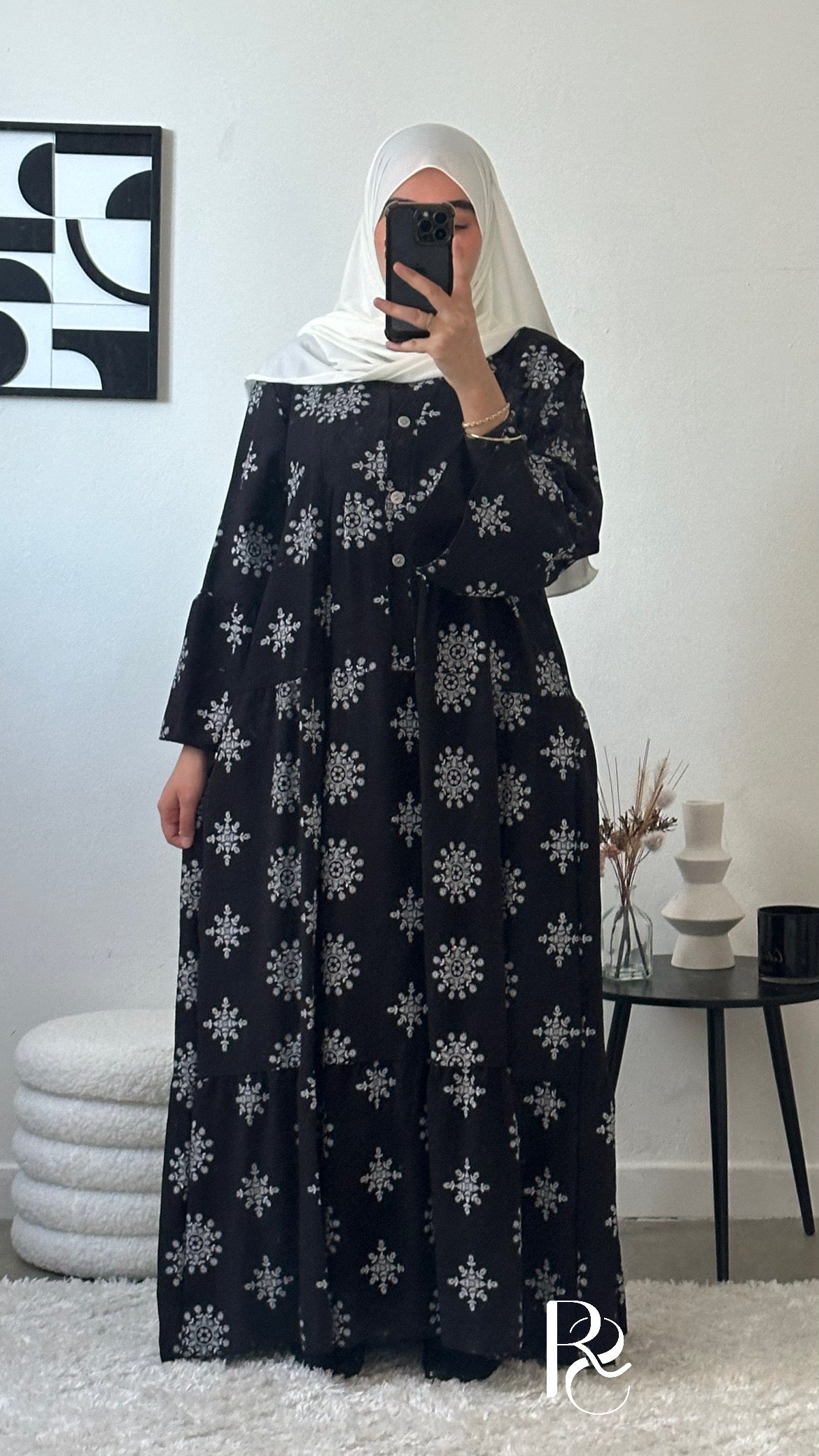 Robe noire motif fleural